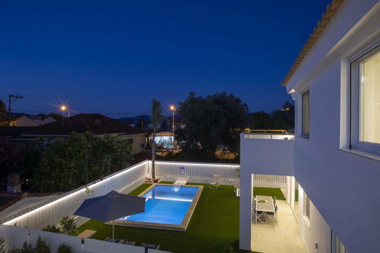 The Quad Luxury Villas リジア エクステリア 写真